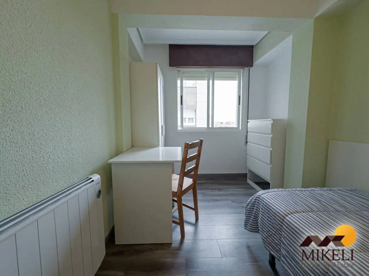 Schlafzimmer von Wohnung zur Miete in Santander mit Heizung, Terrasse und Möbliert