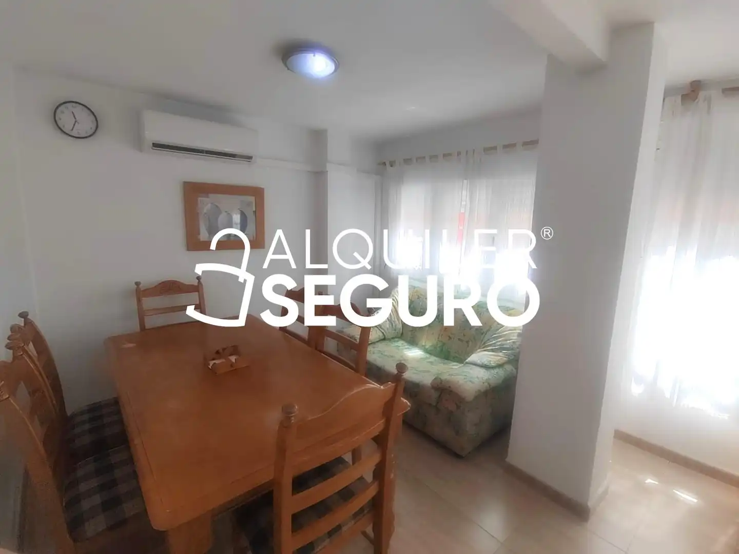 Comedor de Piso de alquiler en Benidorm con Aire acondicionado, Terraza y Amueblado