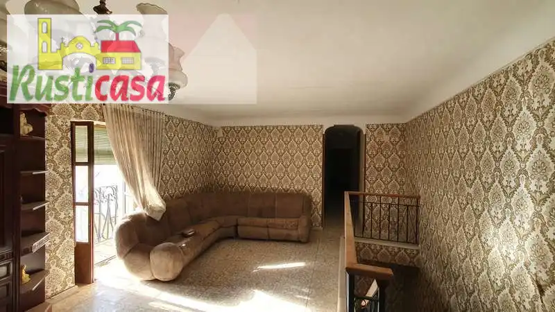 Sala de estar de Casa o chalet en venta en Baños de la Encina con Jardín privado