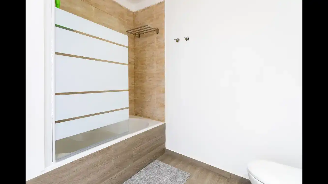 Badezimmer von Wohnung zur Miete in El Rosario mit Klimaanlage und Schwimmbad