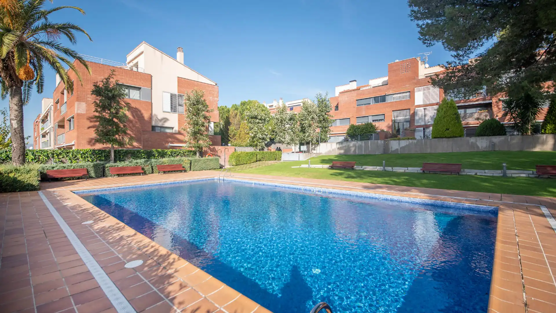 Swimming pool of Flat for sale in Olèrdola  with Heating, Private garden and Parquet flooring