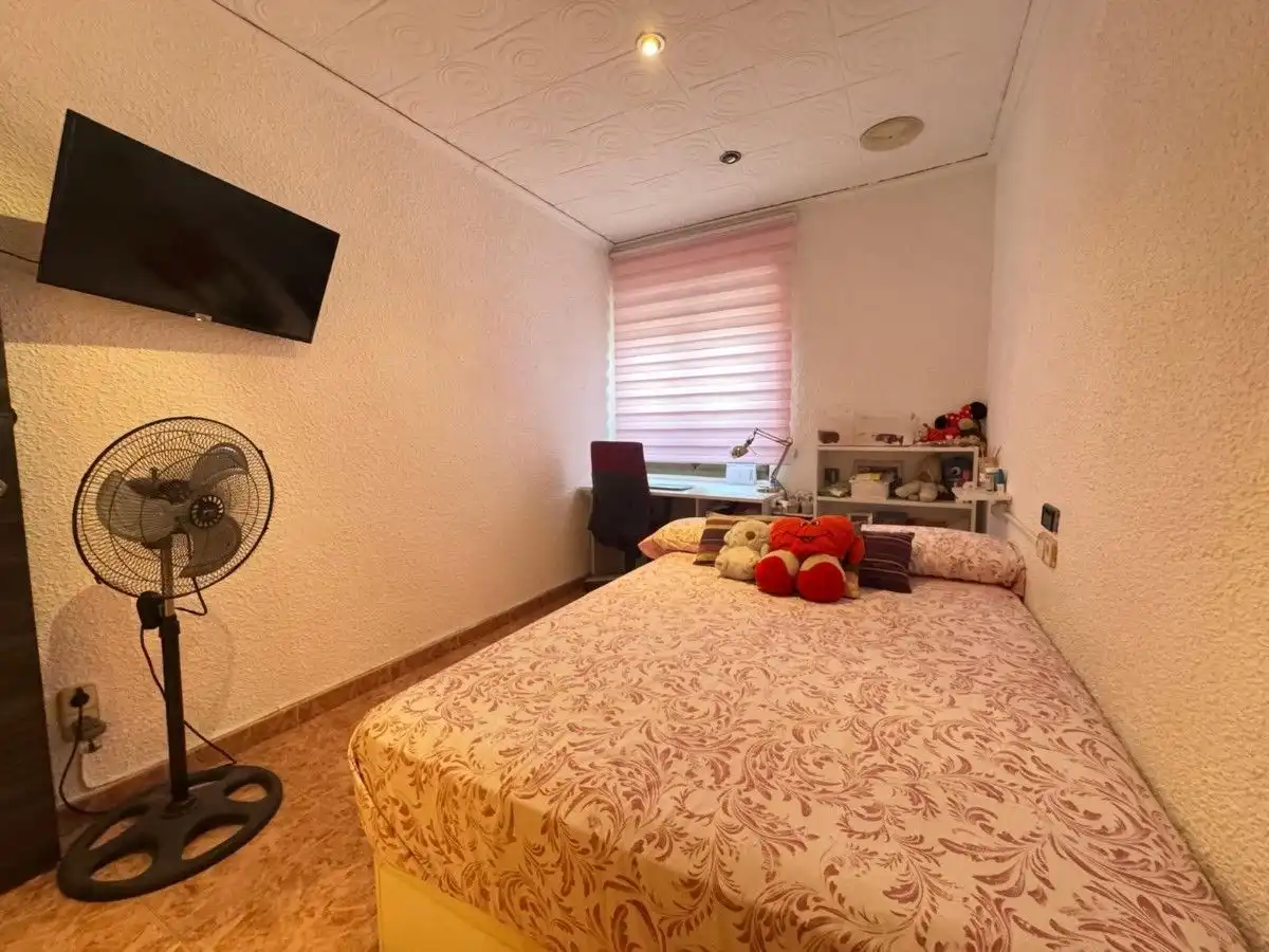 Bedroom of Flat for sale in Tavernes de la Valldigna  with Air Conditioner and Storage room