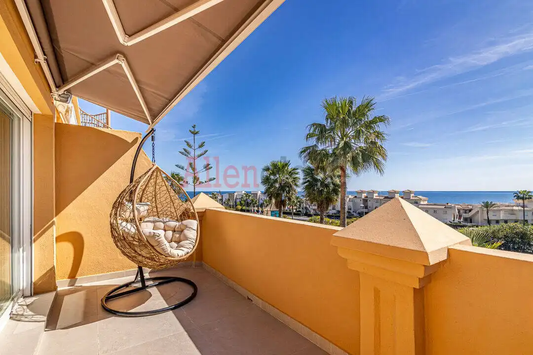 Terraza de Casa adosada en venta en Estepona con Aire acondicionado, Calefacción y Jardín privado