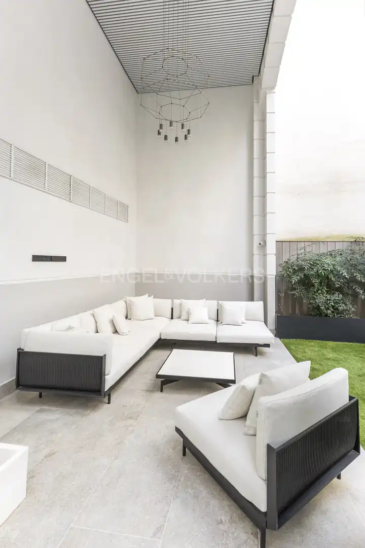 Terrassa de Pis de lloguer en Madrid amb Aire condicionat, Calefacció i Jardí privat