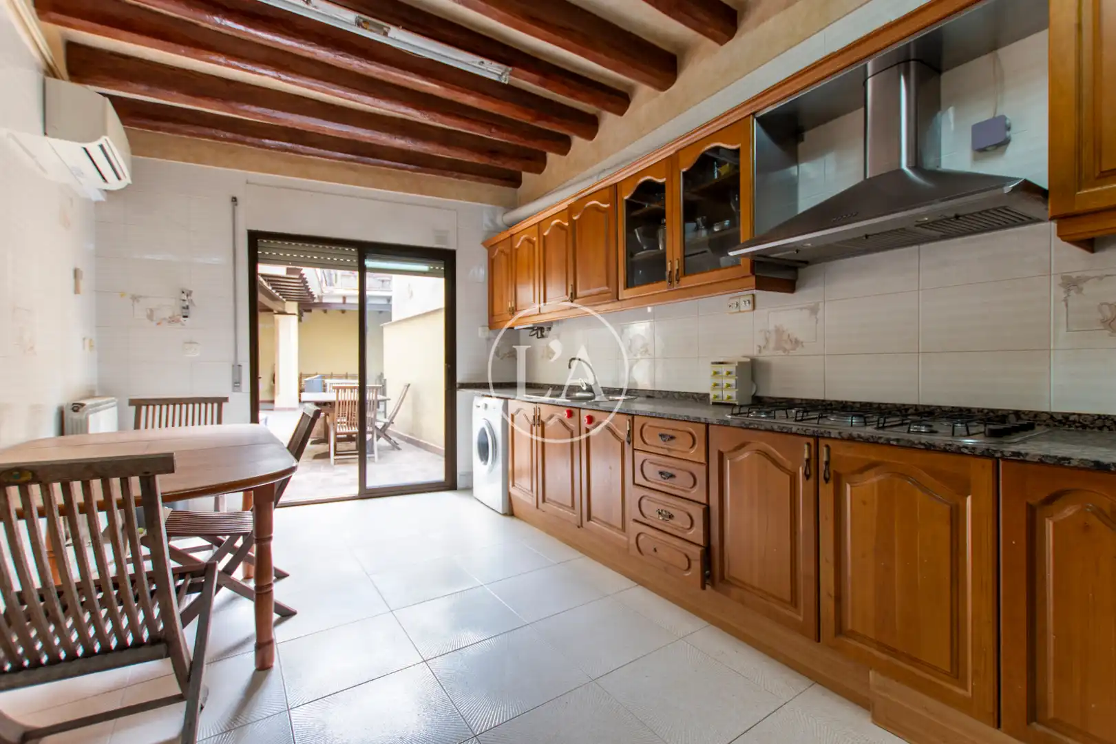 Casa aparellada amb terrassa en venda a Carrer de la Verge de la Pineda, imagen 7
