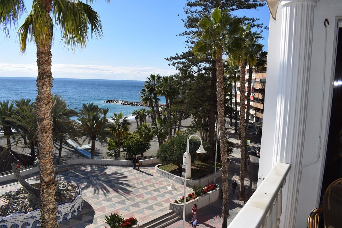 Exterior view of Apartment to rent in Almuñécar  with Air Conditioner, Terrace and Furnished