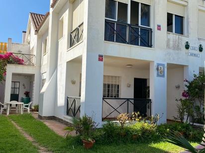 Vista exterior de Casa adosada en venda en Sanlúcar de Barrameda amb Terrassa i Balcó