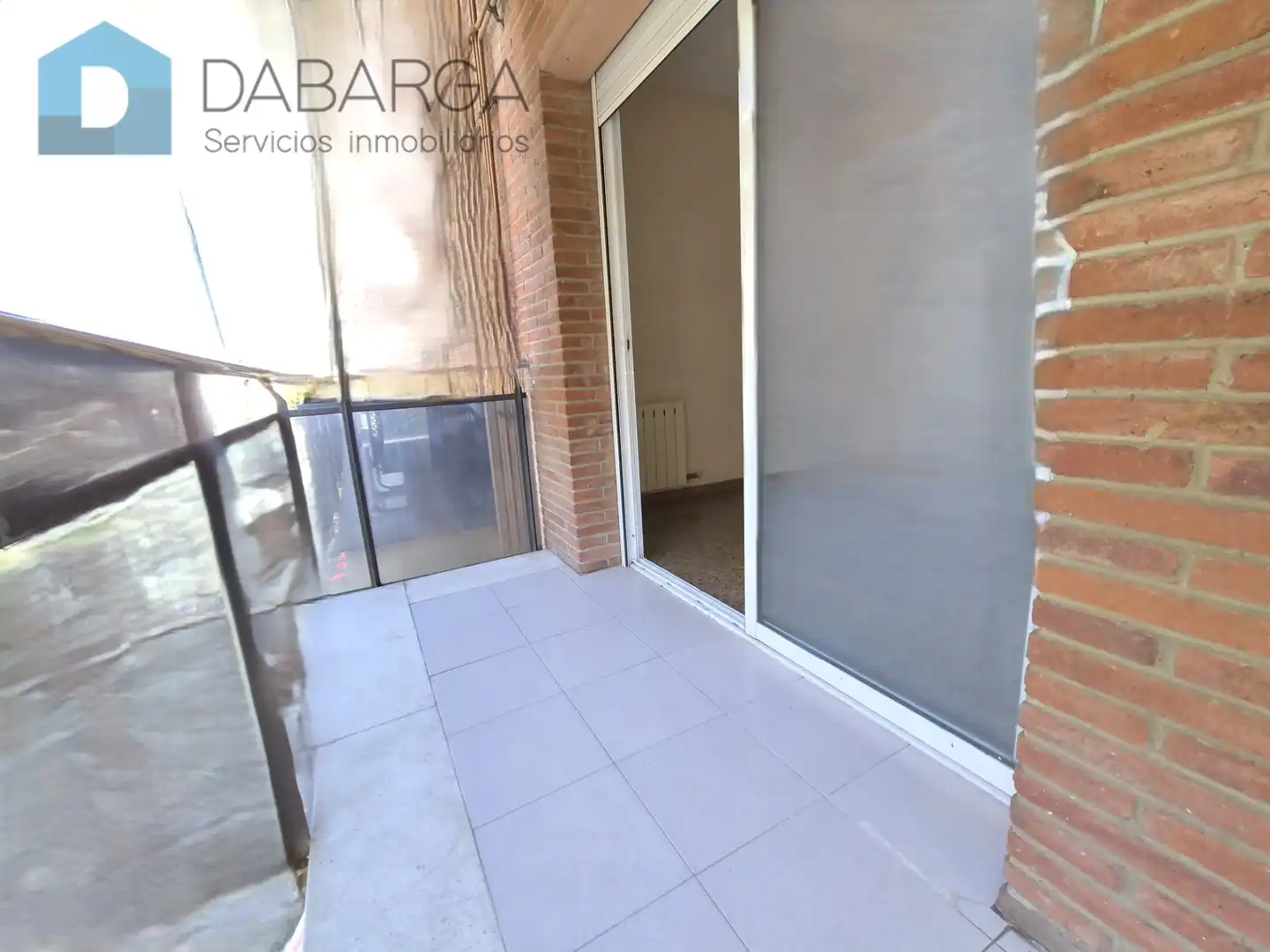 Vista exterior de Piso en venta en Ripollet con Calefacción, Trastero y Horno