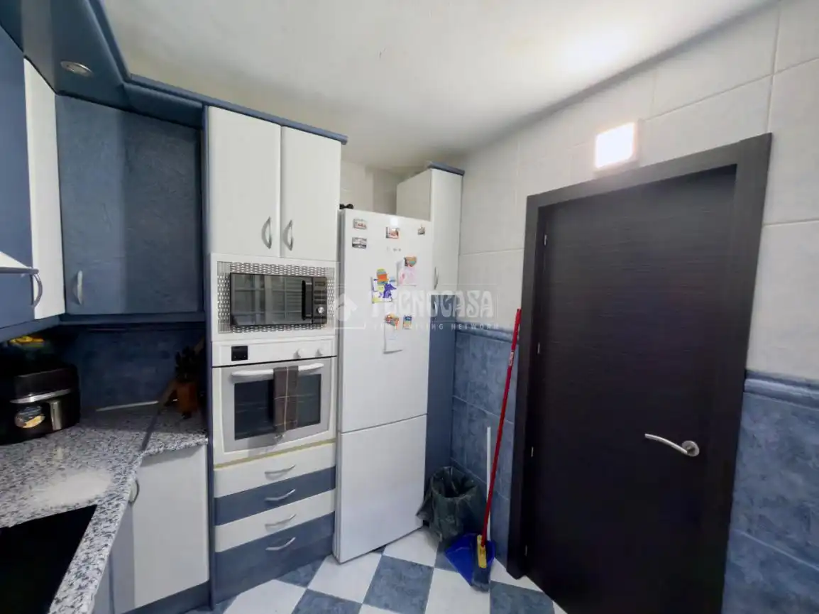 Cocina de Casa adosada en venta en Madrid con Aire acondicionado, Calefacción y Terraza