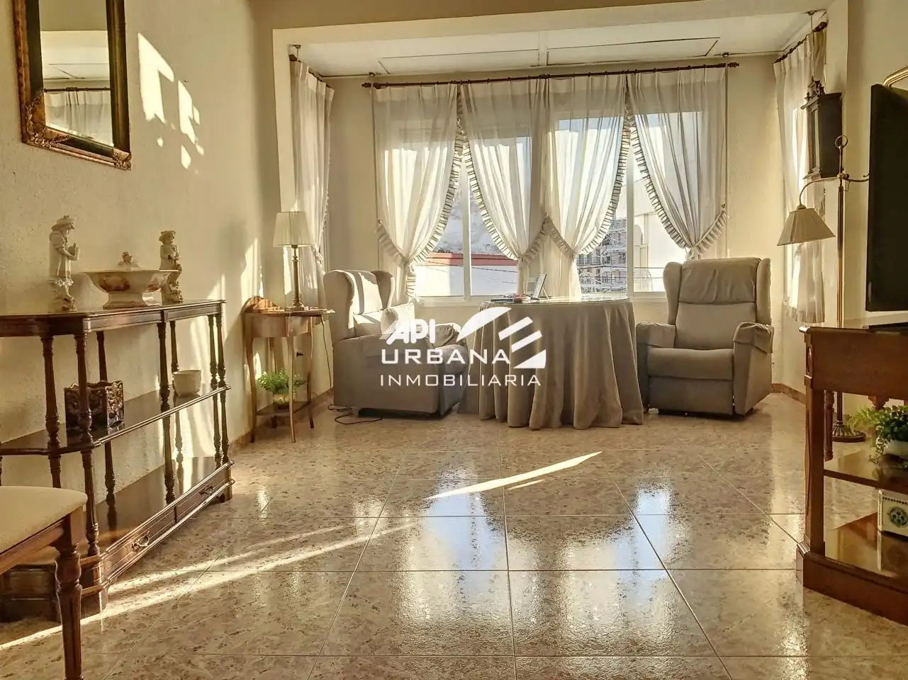 Piso con terraza en venta en Julio Romero De Torres