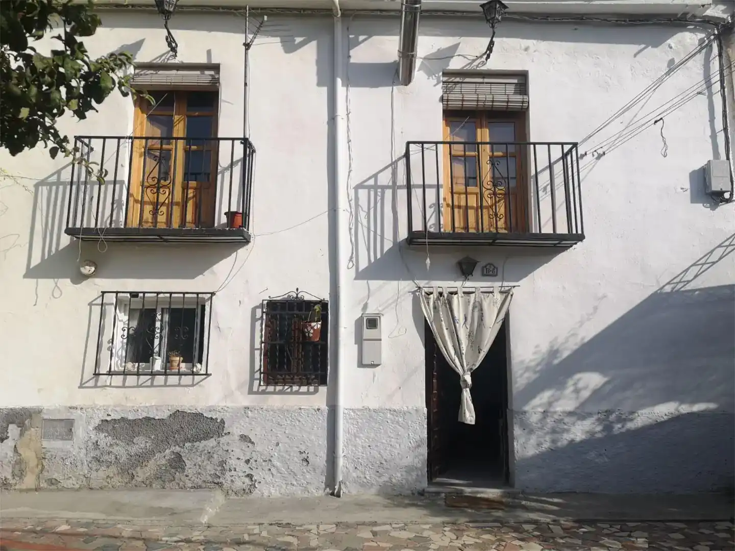 Vista exterior de Dúplex en venta en  Granada Capital con Balcón