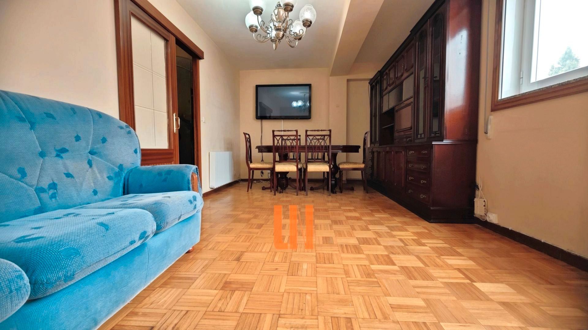 Sala d'estar de Pis en venda en A Coruña Capital  amb Calefacció, Parquet i Traster