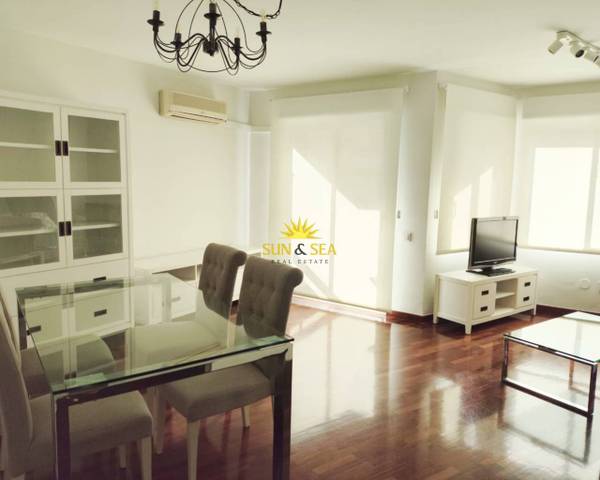 Apartamento en Alquiler en Ensanche - Diputación