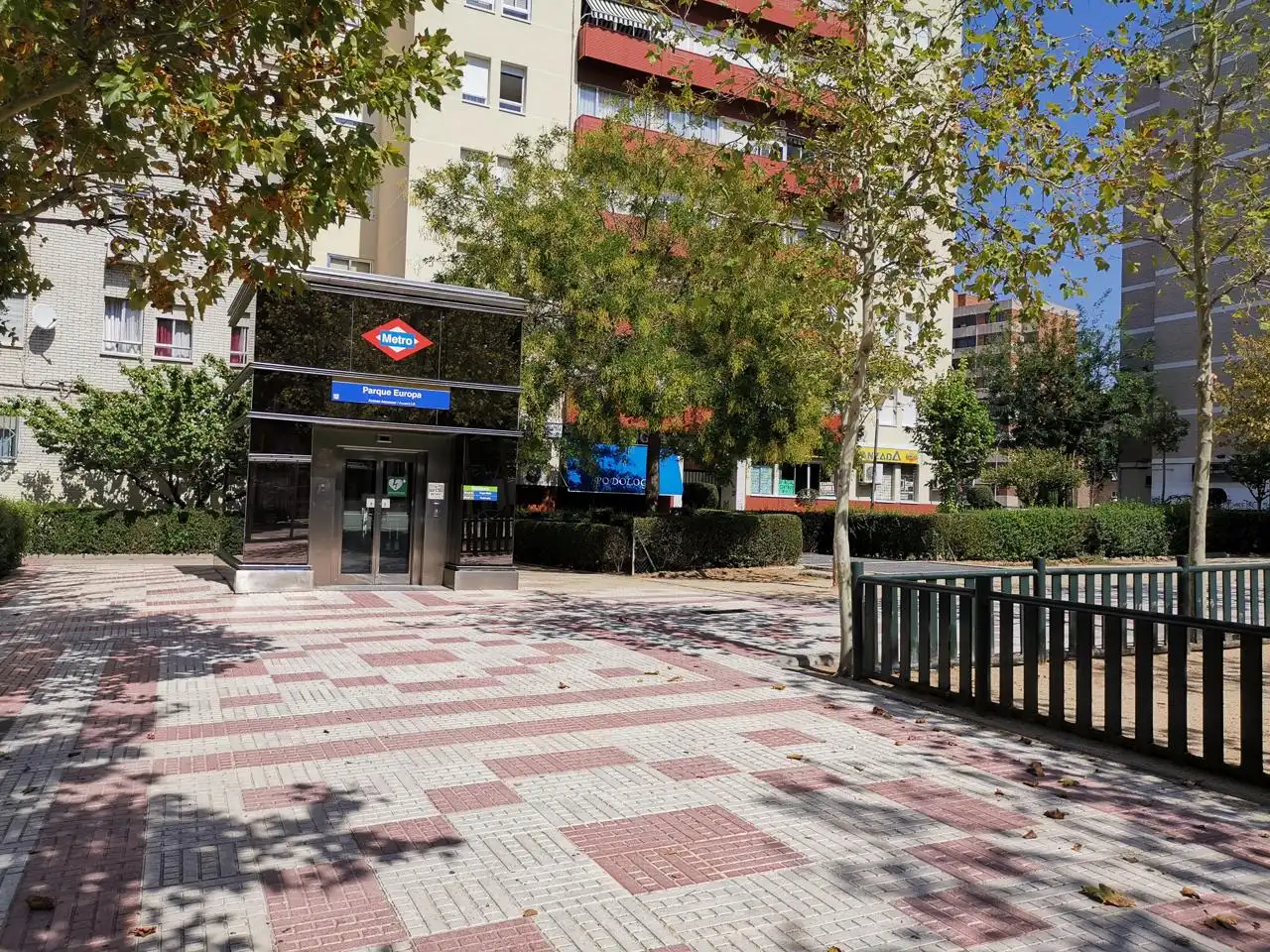 Außenansicht von Wohnung zum Verkauf in Fuenlabrada mit Heizung, Terrasse und Schwimmbad