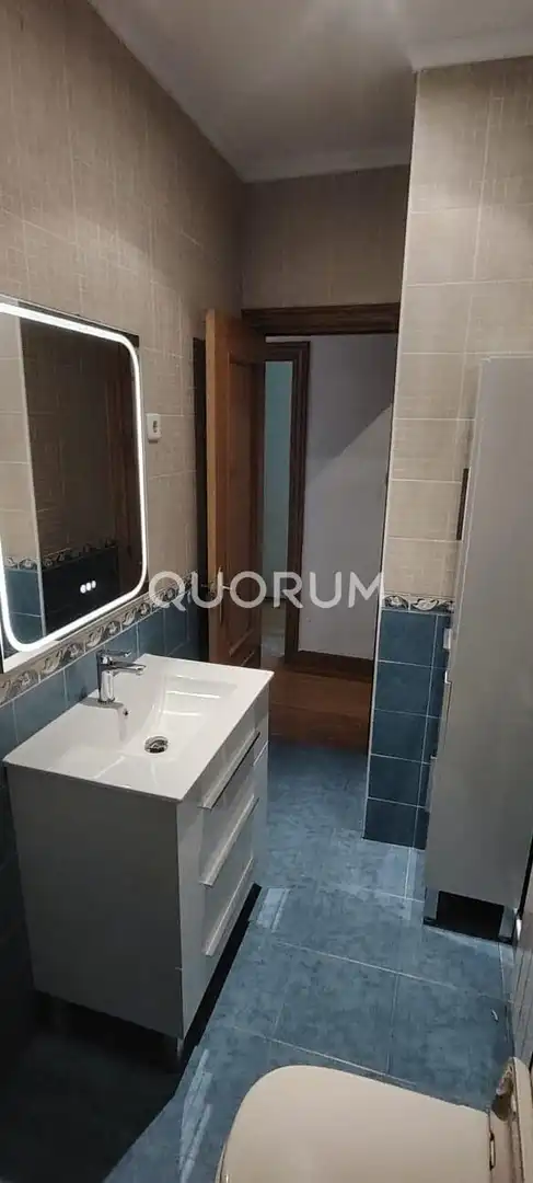 Baño de Piso de alquiler en Bilbao  con Calefacción y Amueblado
