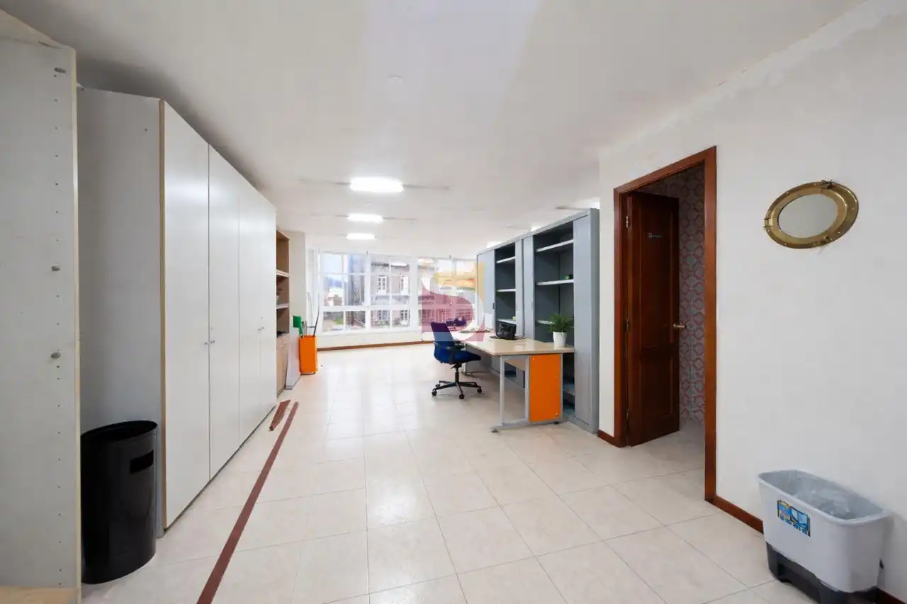 Oficina de lloguer a Centro Urbano