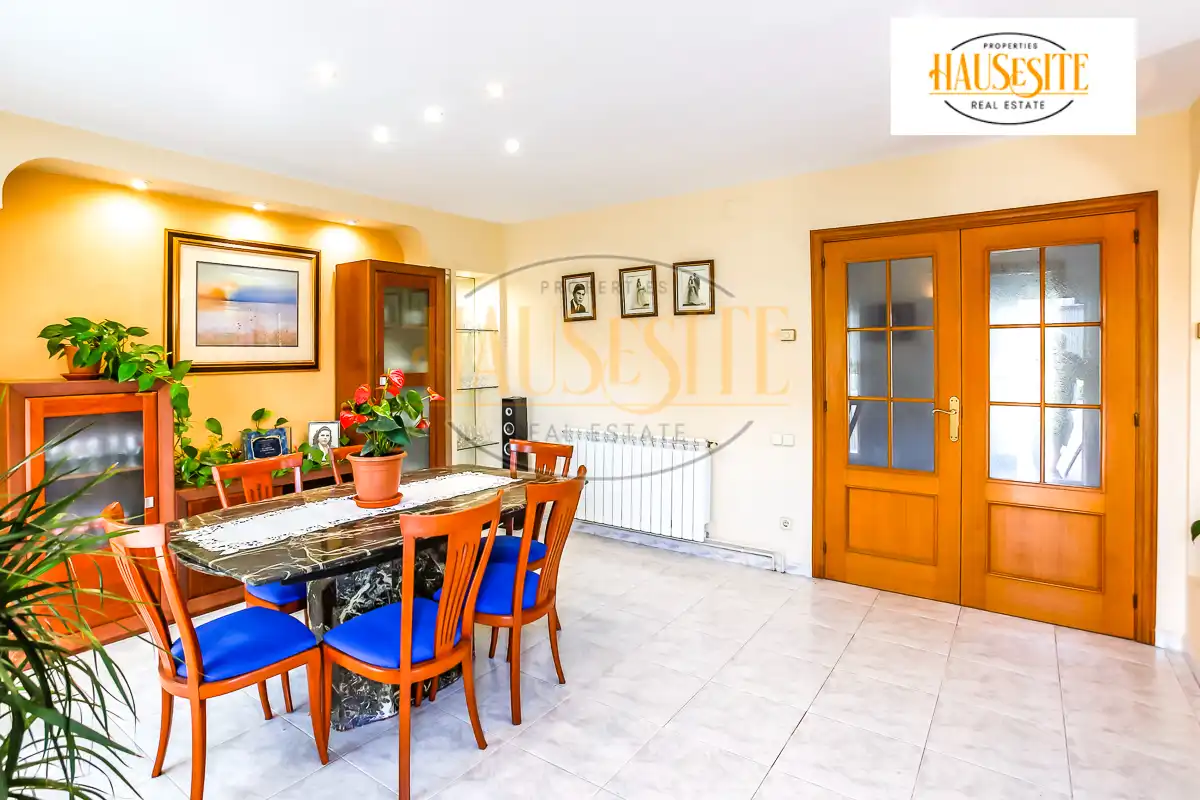 Dining room of Houses for sale in Vilanova i la Geltrú  with Heating, Terrace and Balcony