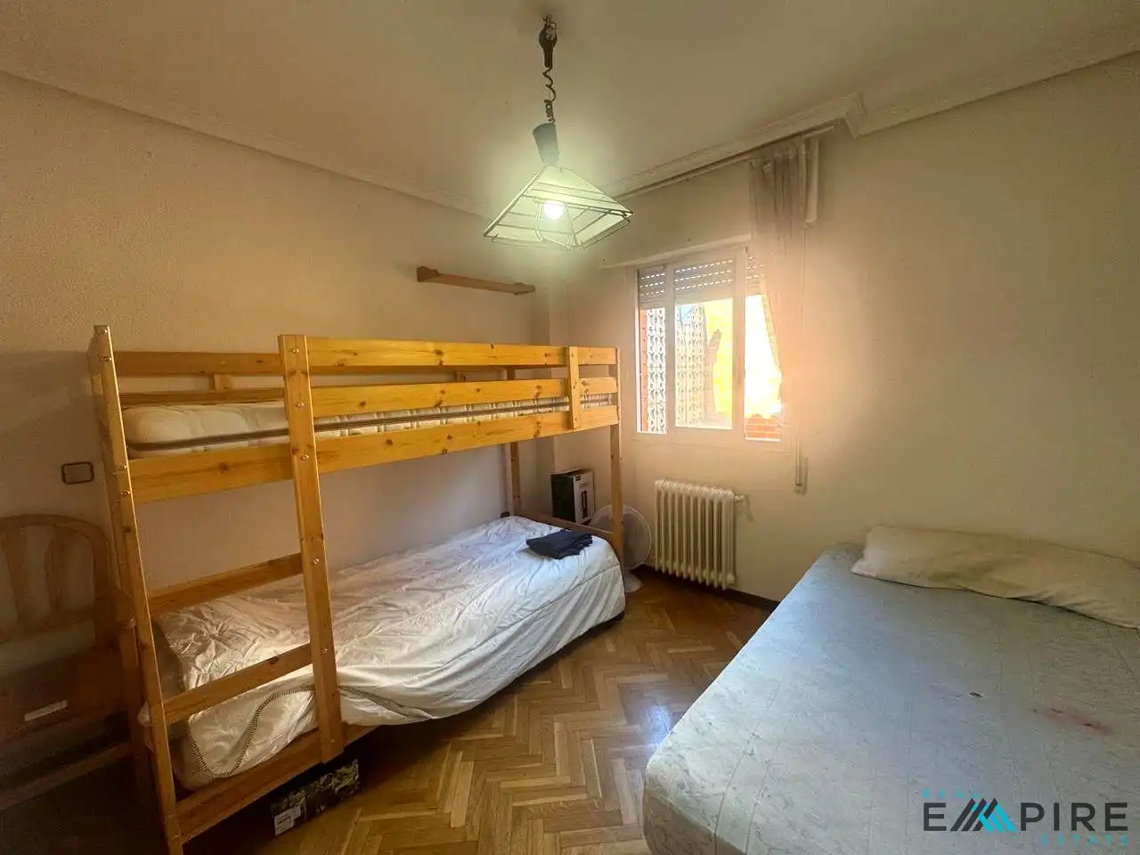 Bedroom of Flat for share in Universidad