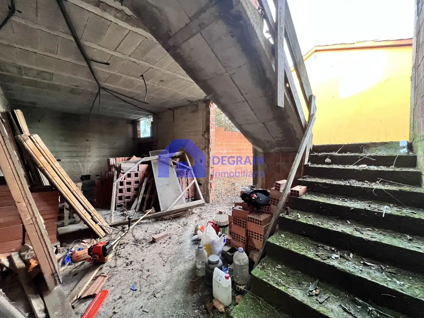 Casa adosada en venda en Oviedo  amb Jardí privat