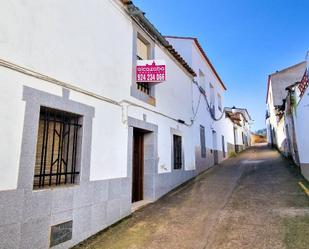 Vista exterior de Finca rústica en venda en Salvatierra de los Barros amb Jardí privat, Terrassa i Traster