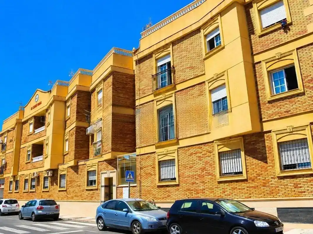 Vista exterior de Pis en venda en Roquetas de Mar ciudad