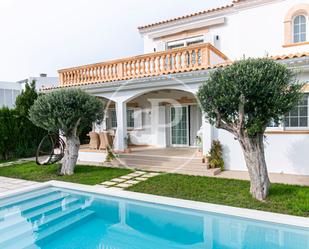 Vista exterior de Casa o xalet de lloguer en Llucmajor amb Aire condicionat, Terrassa i Piscina