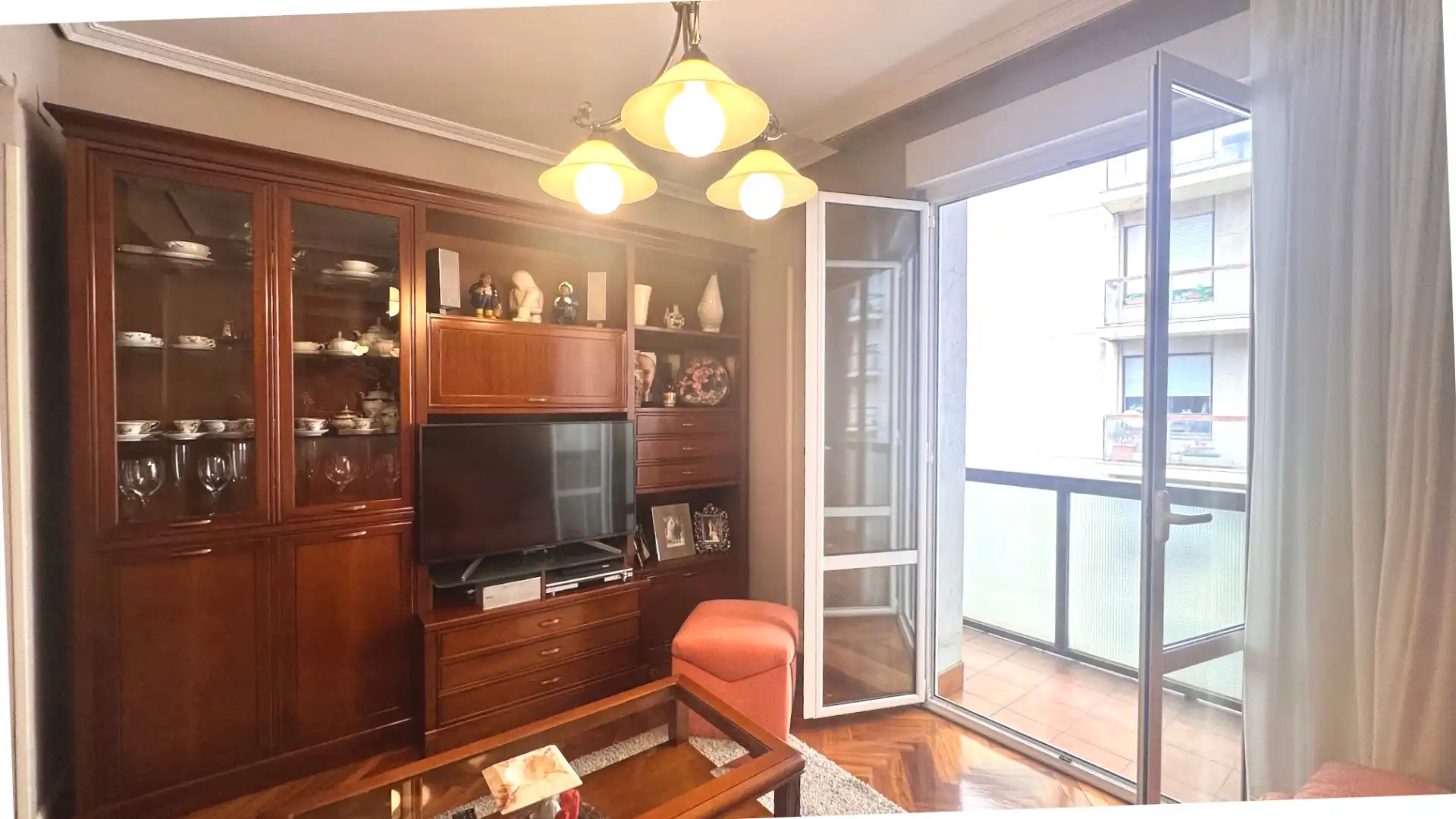 Sala d'estar de Pis en venda en Bilbao  amb Calefacció, Parquet i Terrassa