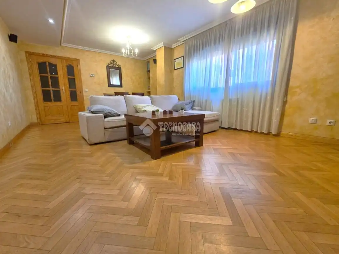 Living room of Flat for sale in Getafe  with Air Conditioner, Heating and Parquet flooring