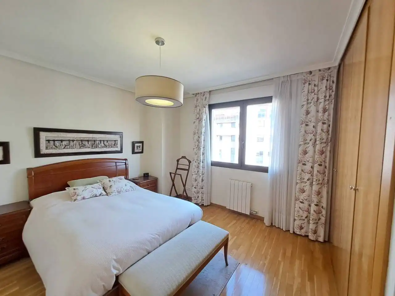 Dormitori de Pis en venda en Burgos amb Calefacció, Parquet i Terrassa