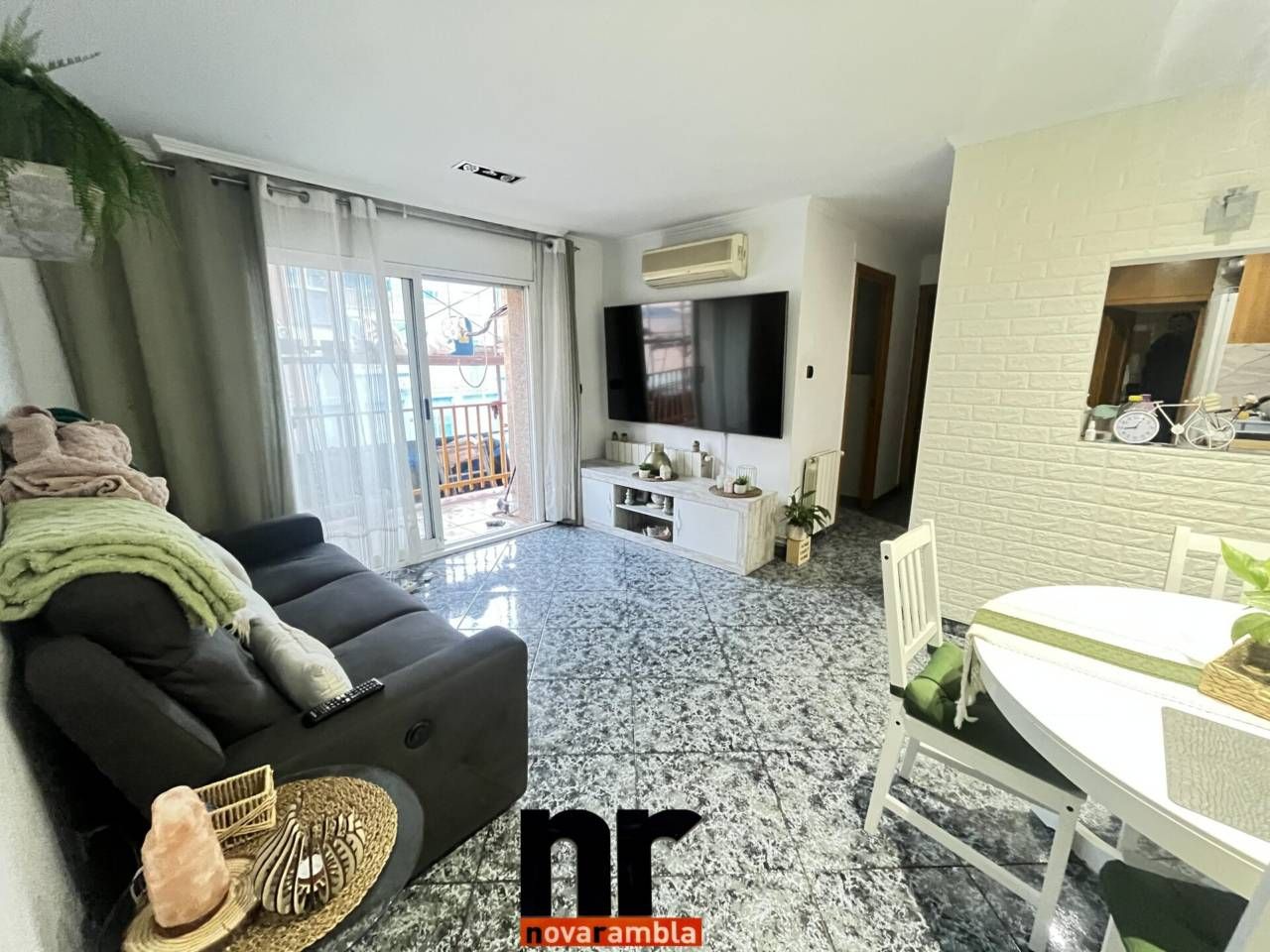 Vista exterior de Pis en venda en Ripollet amb Aire condicionat, Calefacció i Balcó