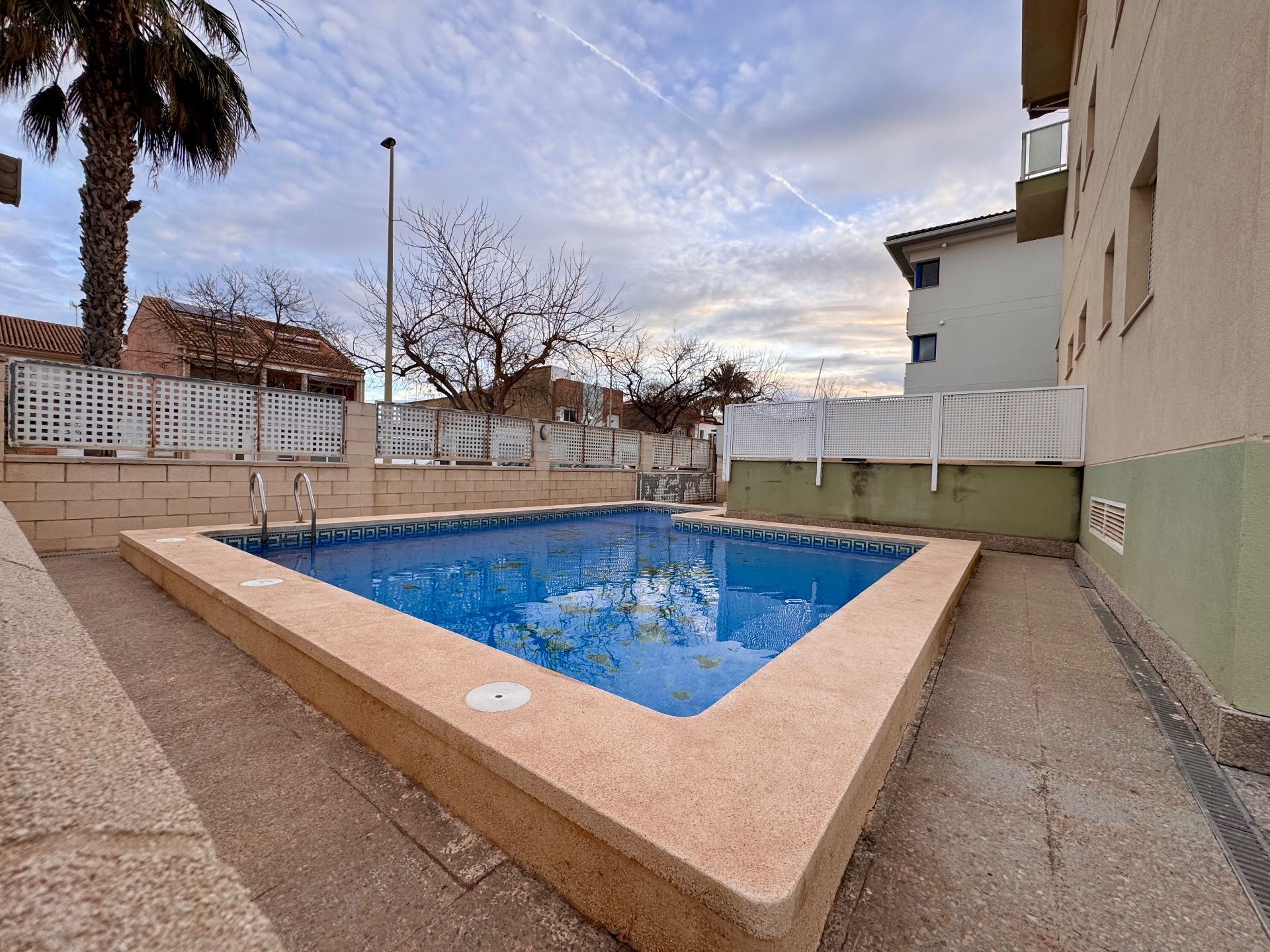 Piscina de Apartamento en venta en Puçol con Aire acondicionado, Terraza y Amueblado