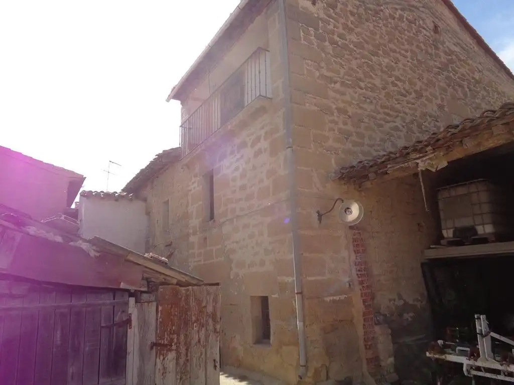 Vista exterior de Casa o xalet en venda en Sajazarra amb Calefacció, Terrassa i Traster
