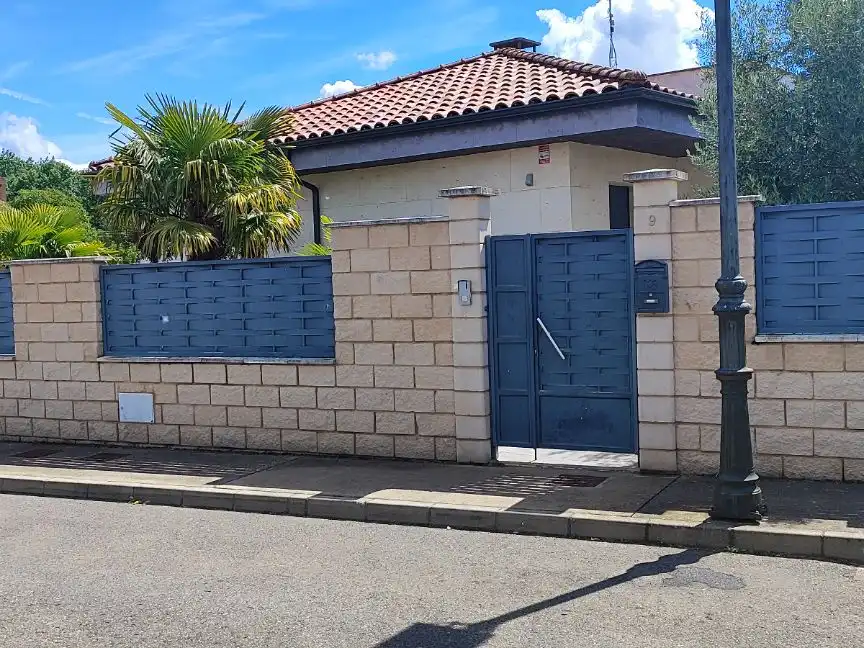 Xalet amb jardí en venda a Calle Alonso Delas 19, imagen 4