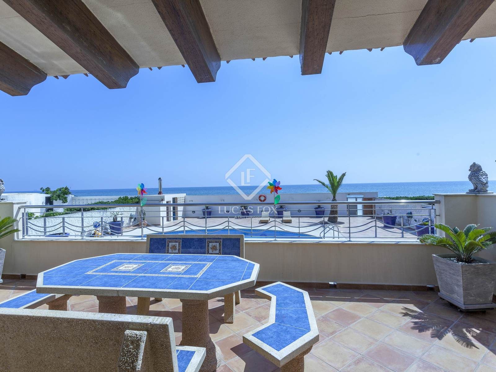 Terrace of House or chalet for sale in  Valencia Capital  with Air Conditioner, Heating and Private garden