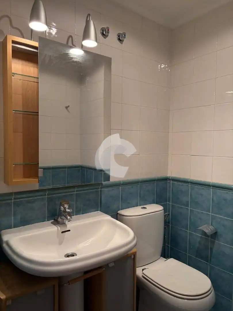 Baño de Dúplex de alquiler en Ourense Capital  con Calefacción