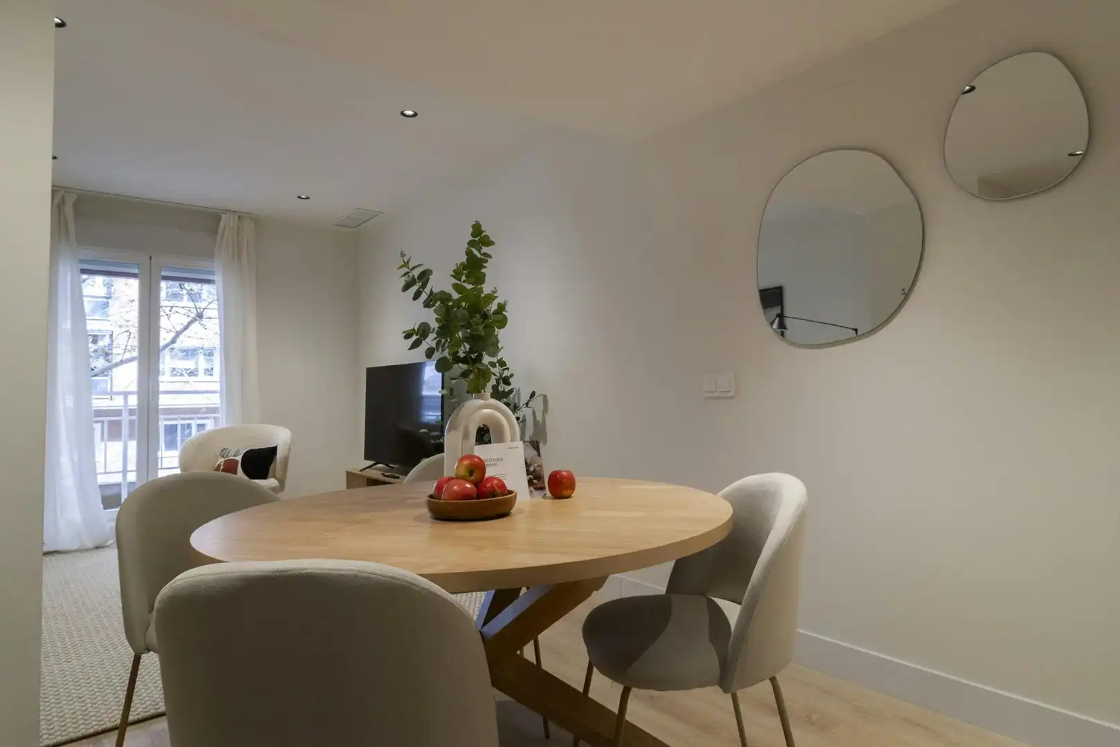 Comedor de Piso de alquiler en Madrid con Aire acondicionado, Lavadora y TV