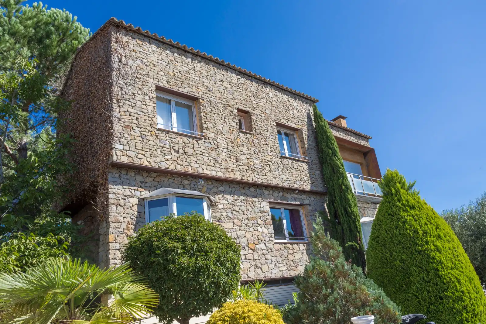 Außenansicht von Wohnung zur Miete in Girona mit Heizung, Privatgarten und Möbliert