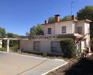 Vista exterior de Casa o xalet en venda en Paterna amb Jardí privat, Terrassa i Piscina