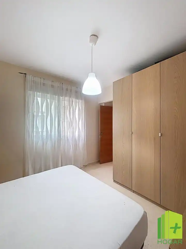 Dormitori de Apartament en venda en Jaén amb Aire condicionat i Balcó