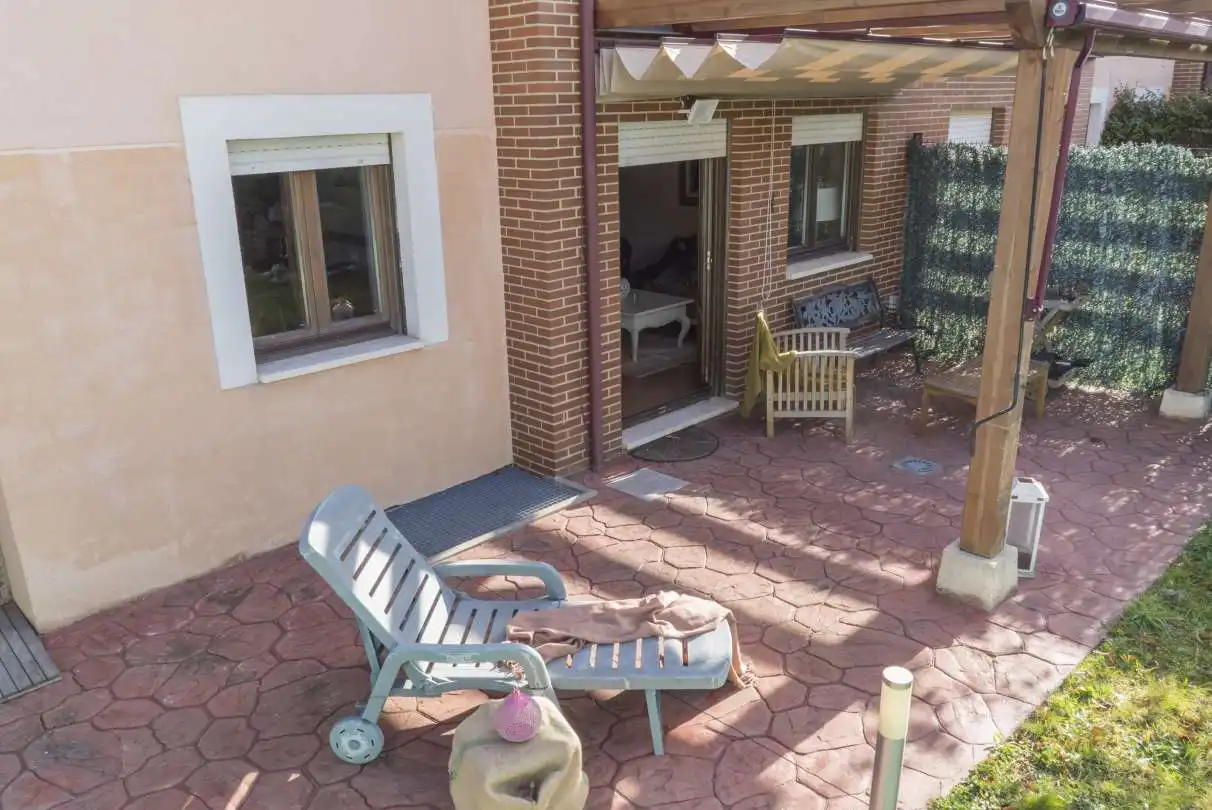 Jardí de Casa adosada en venda en Sojuela amb Calefacció