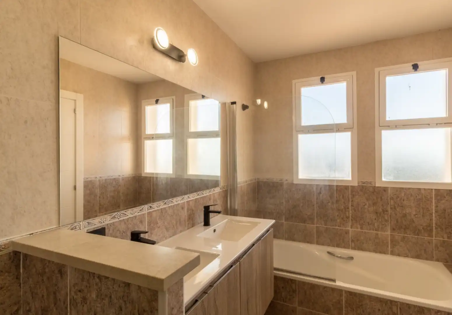 Casa a schiera con terrazza in vendita a La Duquesa, imagen 16