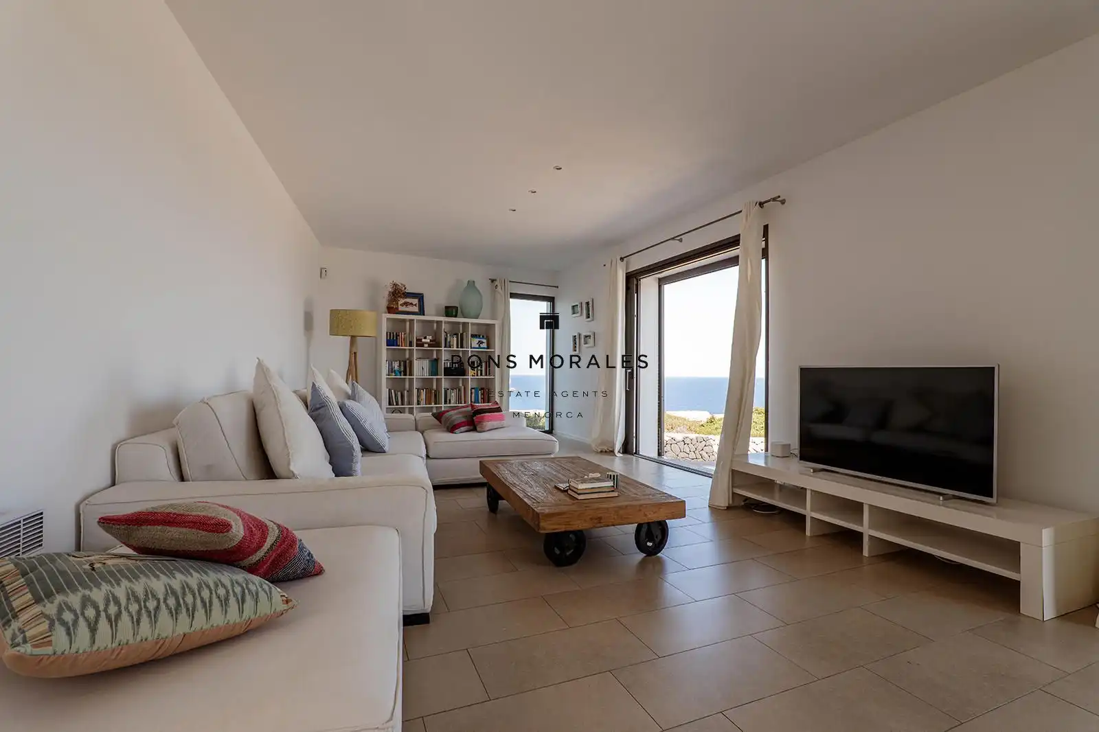 Sala d'estar de Casa o xalet en venda en Ciutadella de Menorca amb Calefacció, Jardí privat i Terrassa