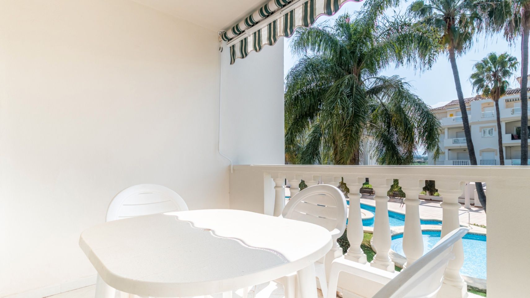 Terrassa de Apartament en venda en Dénia amb Jardí privat, Terrassa i Traster