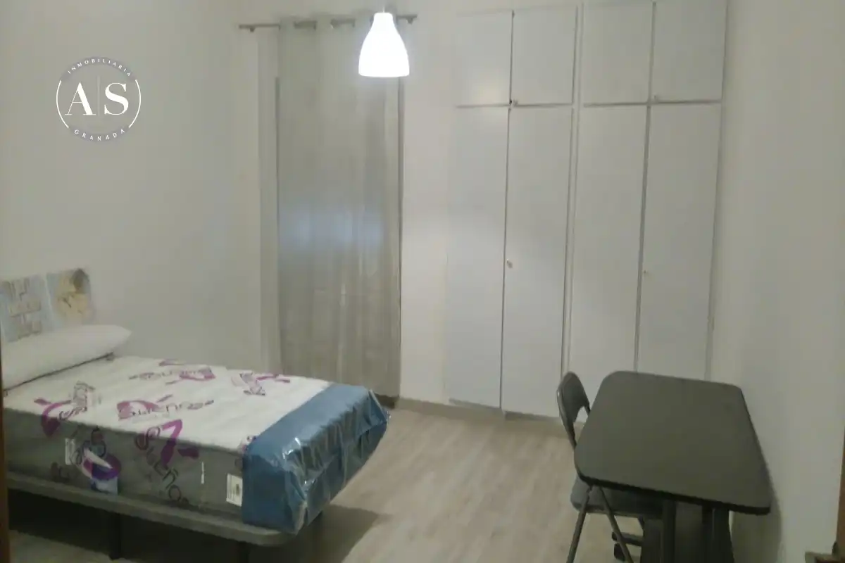 Schlafzimmer von Wohnung zum Verkauf in Granada mit Klimaanlage und Heizung