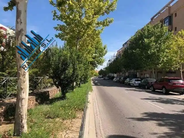 Außenansicht von Garage zum Verkauf in Leganés
