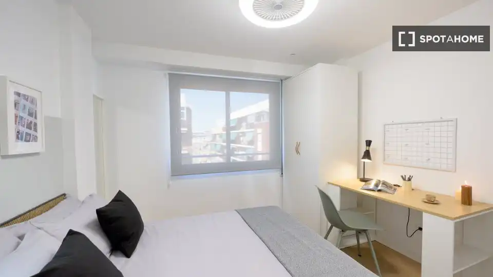 Habitación de Piso para compartir en Valencia con Aire acondicionado, Calefacción y Amueblado