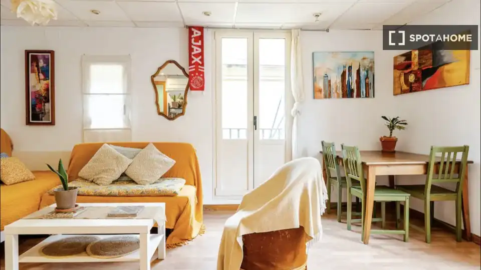Sala de estar de Piso de alquiler en Barcelona con Aire acondicionado, Calefacción y Amueblado