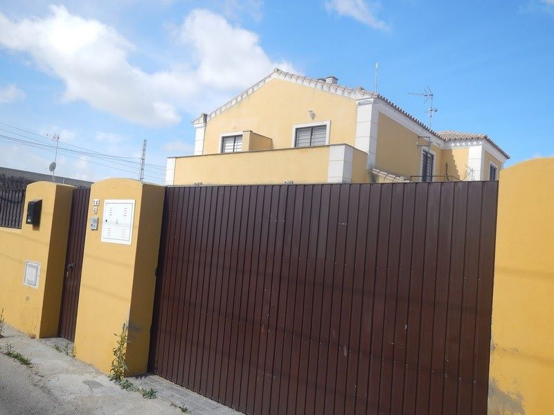 Vista exterior de Casa adosada en venta en Sanlúcar de Barrameda