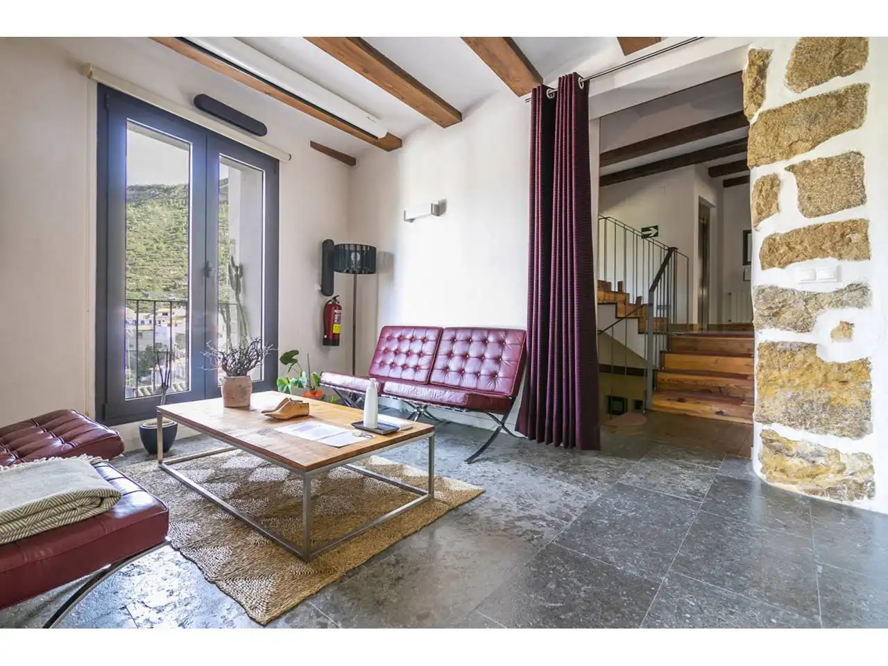 Sala d'estar de Casa o xalet en venda en Chulilla amb Aire condicionat, Calefacció i Jardí privat