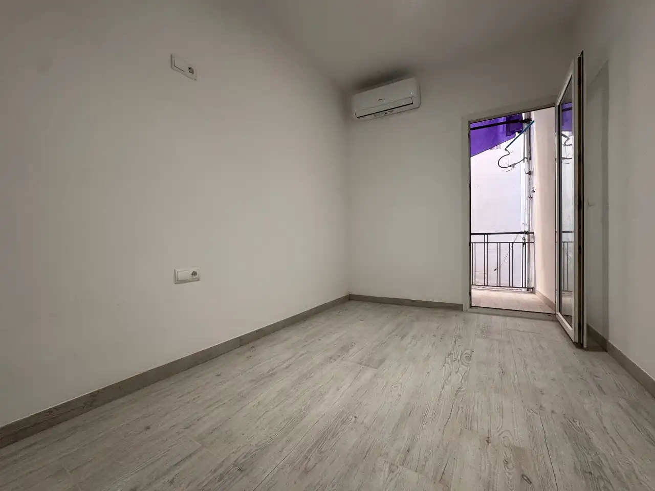 Bedroom of Flat for sale in Palamós  with Air Conditioner, Heating and Parquet flooring